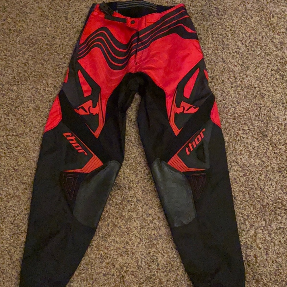 Men’s size 32 waist moto cross pants. Thor brand worn once!